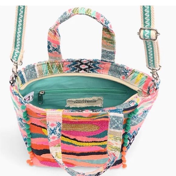America & Beyond Daphne Small Tote NWT - Picture 4 of 10